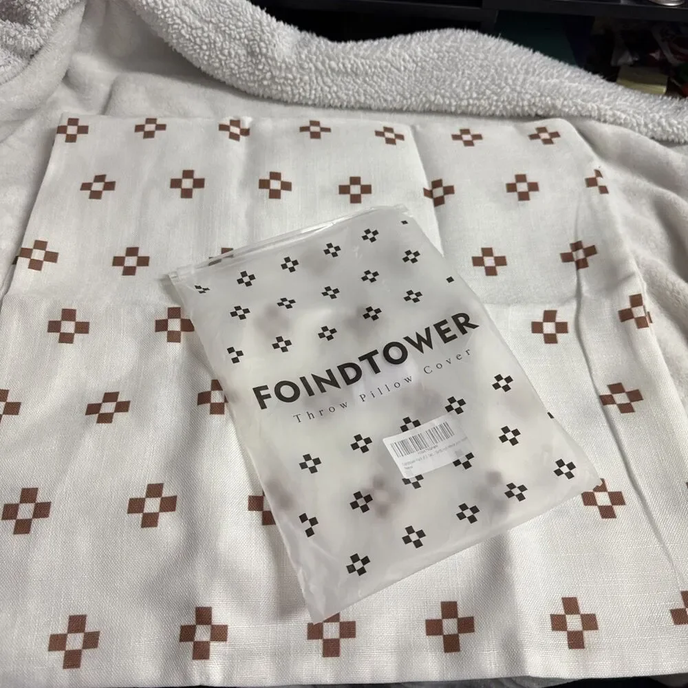 FoindTower Throw Pillow Cover Linen Four Leaf Clover 18x18 White And Brown 2 Pc
